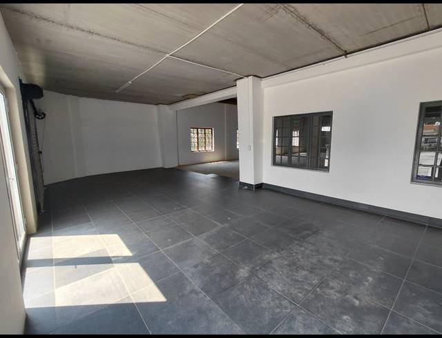 345M² OFFICE TO LET IN HALFWAY GARDENS